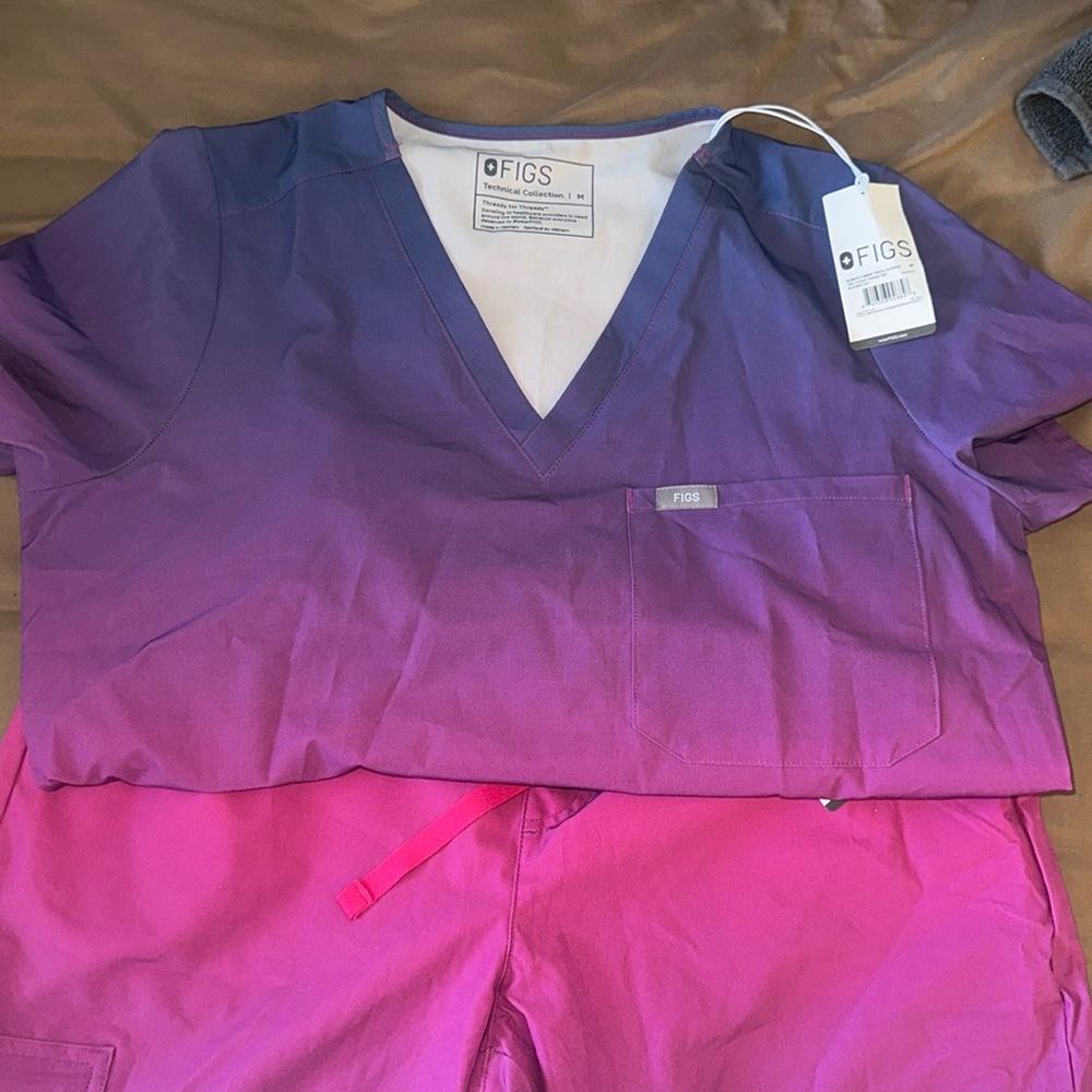 Ombré pink and purple figs scrubs
